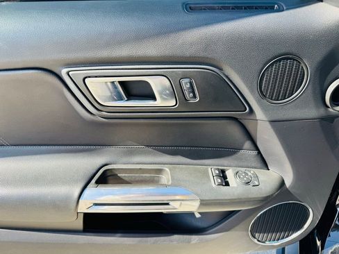 Used 2018 Ford Mustang Premium image 9