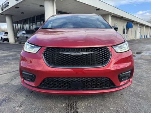 New 2026 Chrysler Pacifica Select image 9