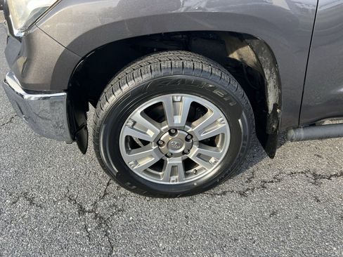 Used 2015 Toyota Tundra SR5 image 12