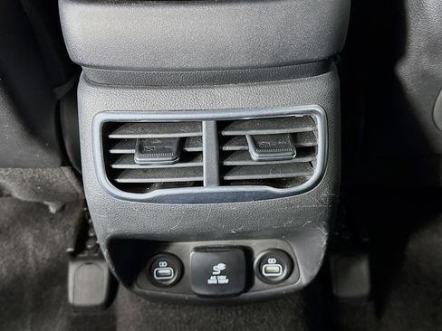 Used 2022 Hyundai Santa Fe Limited w/ Winter Weather Package image 28