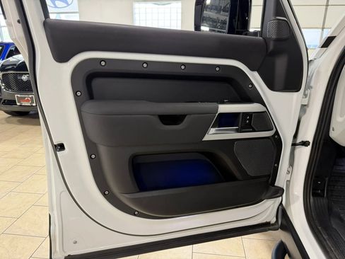 Used 2020 Land Rover Defender 110 S AWD/4WD image 39
