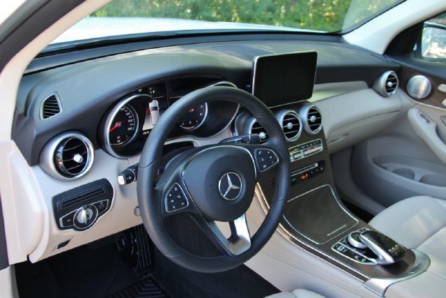 Used 2019 Mercedes-Benz GLC 300 4MATIC image 20
