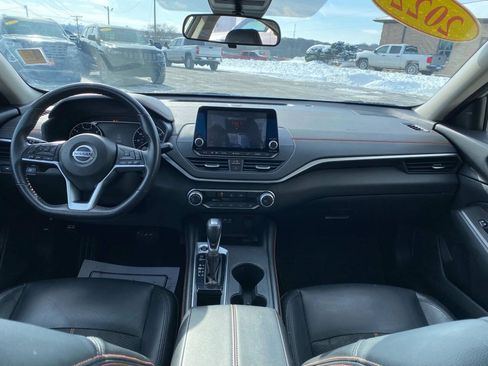 Used 2022 Nissan Altima 2.5 SR FWD image 18