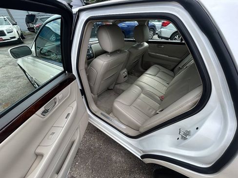 Used 2009 Cadillac DTS w/ Trunk Convenience Package FWD image 7