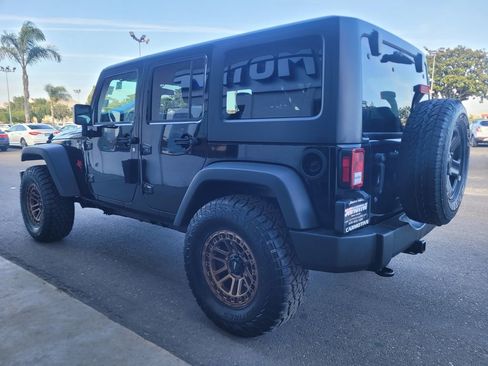 Used 2017 Jeep Wrangler Unlimited Sport w/ Connectivity Group AWD/4WD image 6