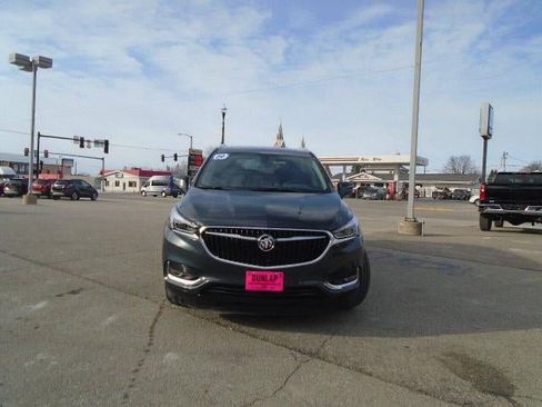 Used 2020 Buick Enclave Essence w/ Sound and Sites Package AWD/4WD image 2
