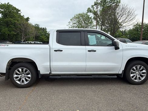 Used 2021 Chevrolet Silverado 1500 Custom image 4