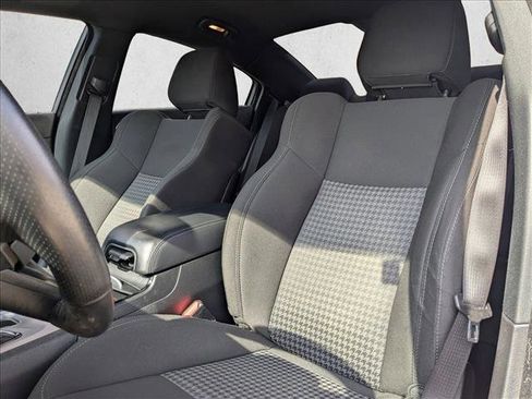 Used 2022 Dodge Charger R/T w/ Performance Handling Group image 11