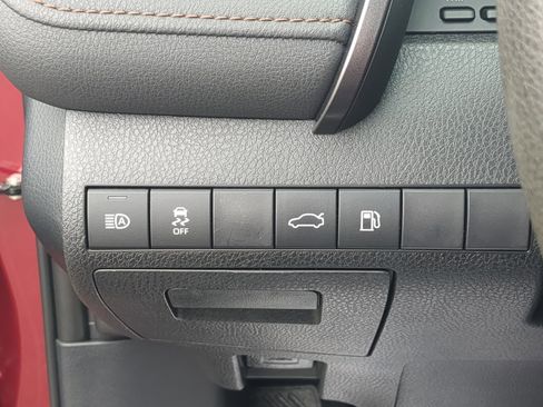 Used 2018 Toyota Camry LE FWD image 15