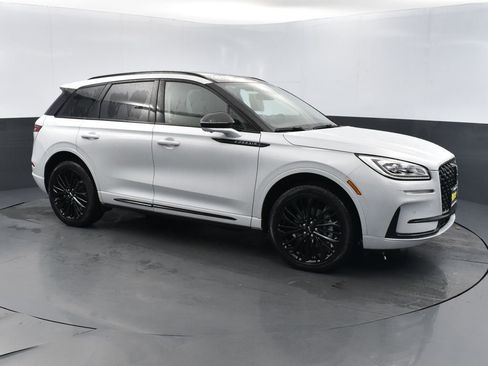 New 2026 Lincoln Corsair Grand Touring image 3