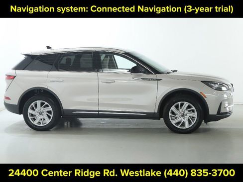 Certified 2024 Lincoln Corsair FWD image 11