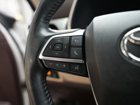 Used 2021 Toyota Highlander Platinum image 20