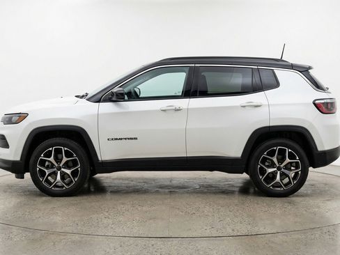 Used 2025 Jeep Compass Limited AWD/4WD image 3
