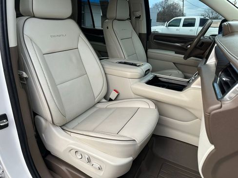 Used 2021 GMC Yukon Denali image 19