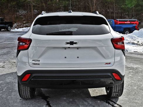 New 2026 Chevrolet Trax RS w/ Sunroof Package image 7