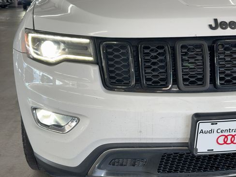 Used 2017 Jeep Grand Cherokee Limited w/ Luxury Group II image 11