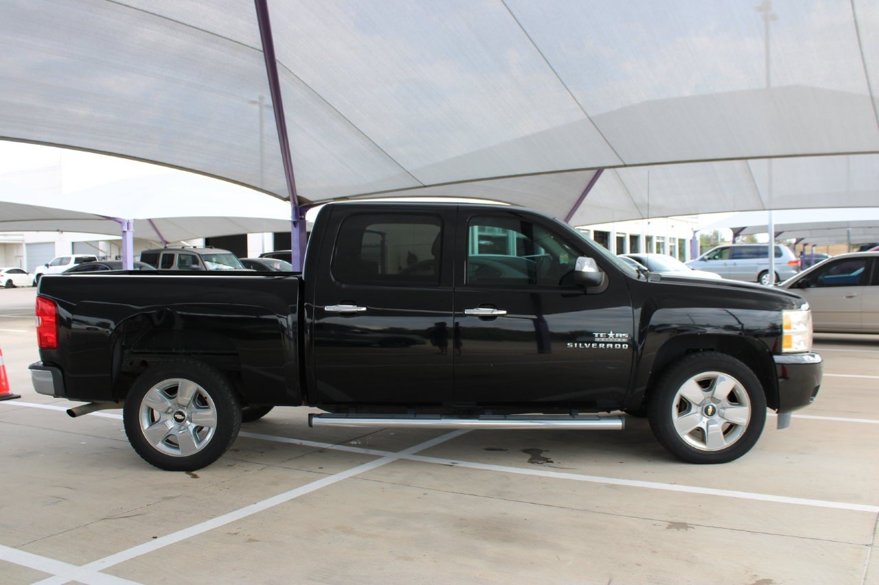 Used 2010 Chevrolet Silverado 1500 LT w/ Texas Edition RWD image 7