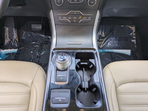 Used 2019 Ford Edge SEL w/ Equipment Group 201A FWD image 18
