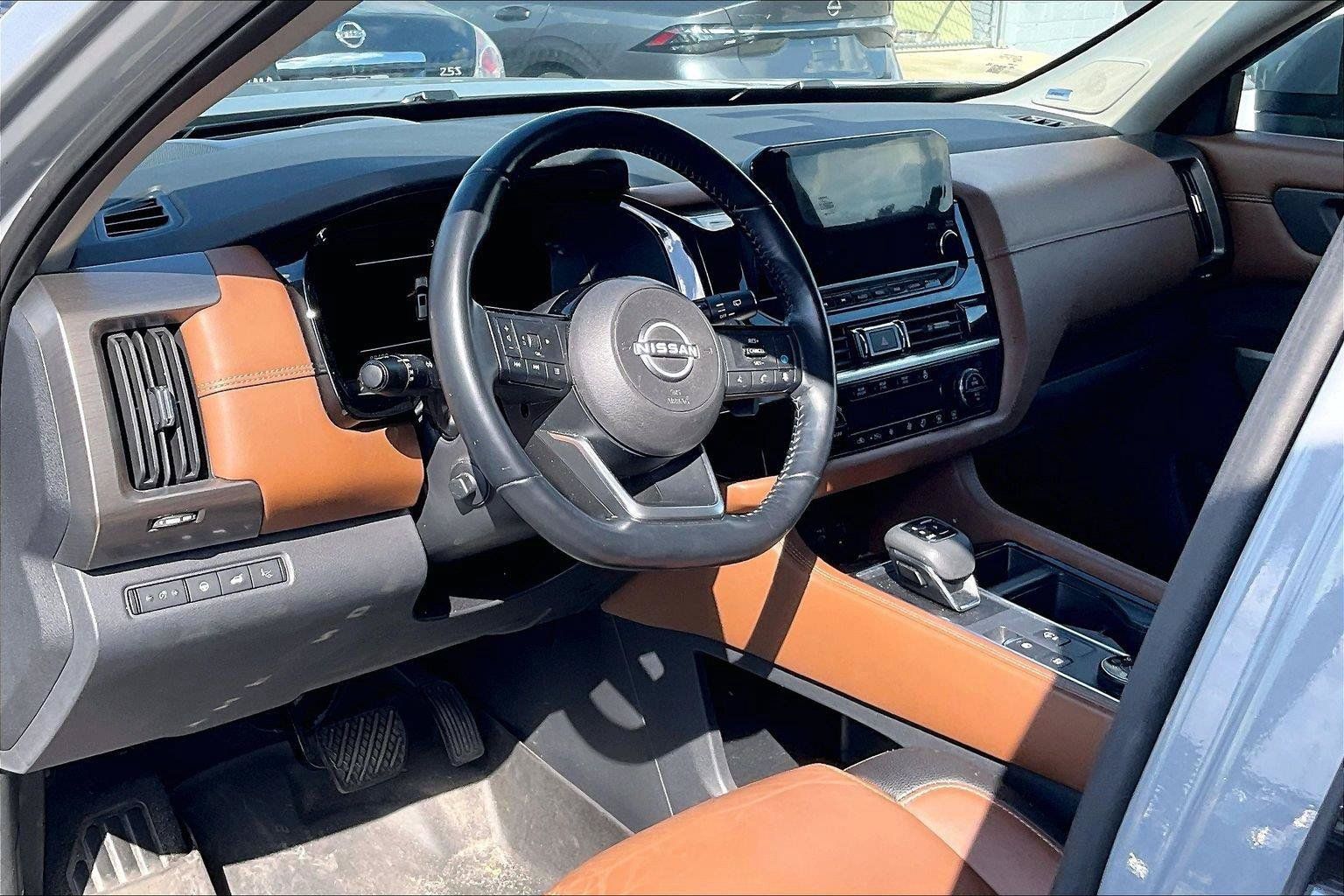 Certified 2023 Nissan Pathfinder Platinum w/ Cargo Package AWD/4WD image 8