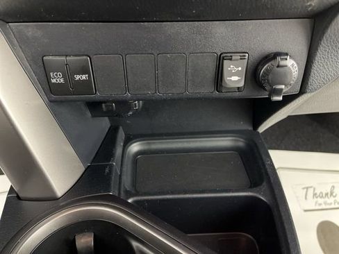 Used 2018 Toyota RAV4 XLE image 28