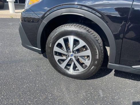 Used 2021 Subaru Outback Premium image 6