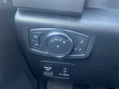 Used 2018 Ford F150 XLT w/ Equipment Group 302A Luxury AWD/4WD image 15