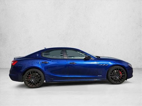 Used 2019 Maserati Ghibli S GranSport image 4