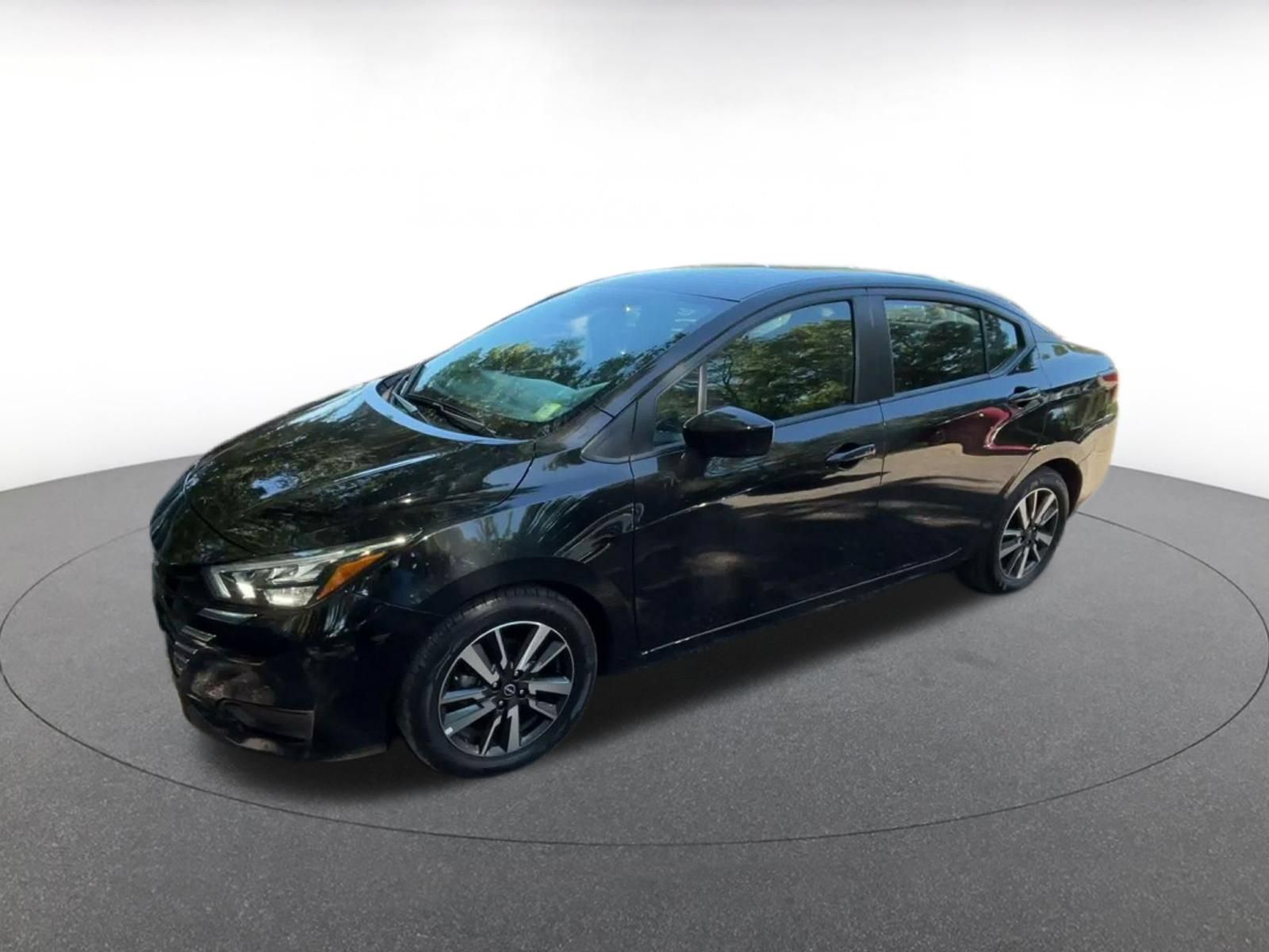 Used 2025 Nissan Versa SV FWD image 6