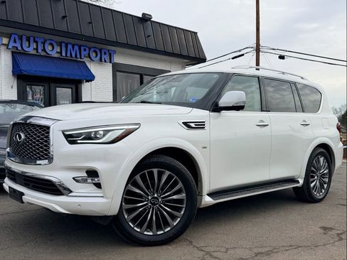 Used 2018 INFINITI QX80 Luxury w/ Driver Assistance Package image 2