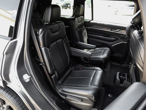 Used 2023 Jeep Grand Cherokee L Overland AWD/4WD image 48