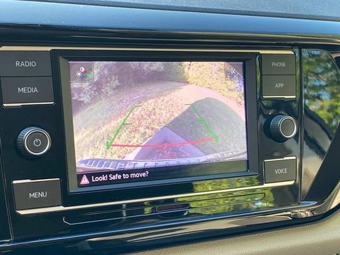 Used 2023 Volkswagen Taos S FWD image 25