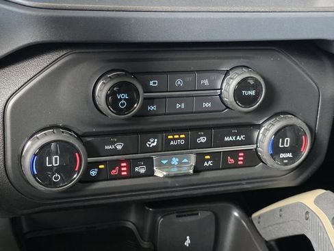 Used 2026 Ford Bronco Badlands AWD/4WD image 24