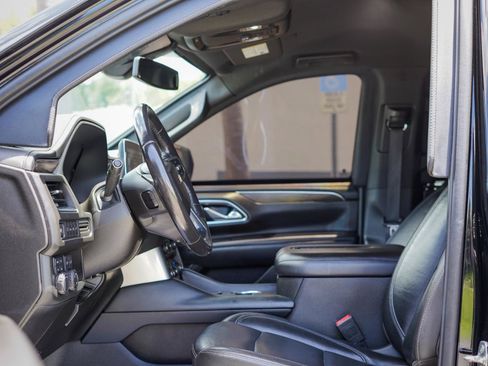 Used 2021 Chevrolet Suburban LT AWD/4WD image 9