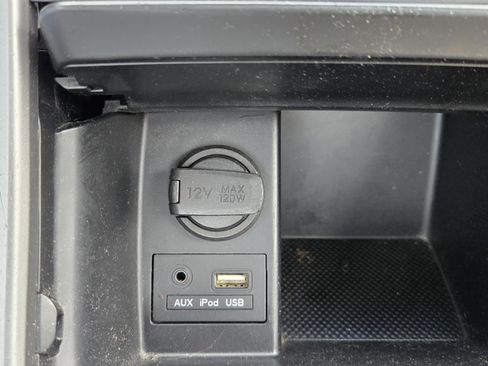 Used 2014 Hyundai Elantra SE FWD image 14