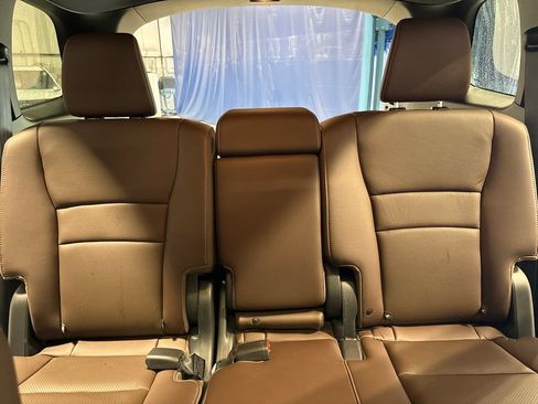 Used 2024 Honda Passport EX-L image 37