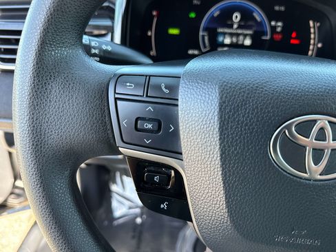 Used 2025 Toyota Camry LE FWD image 24