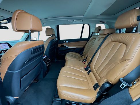 Used 2019 BMW X7 xDrive40i w/ Premium Package image 14