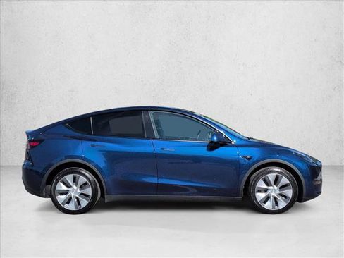 Used 2023 Tesla Model Y Long Range image 4