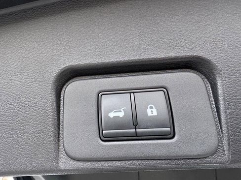 Certified 2025 Nissan Rogue SV image 11