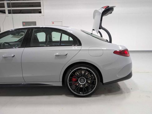 New 2026 Mercedes-Benz E 53 AMG e 4MATIC Sedan image 9
