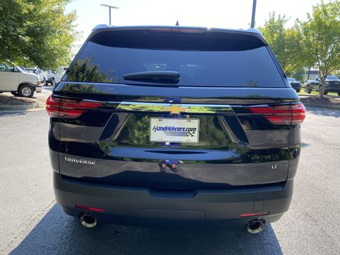 Used 2023 Chevrolet Traverse LT FWD image 8