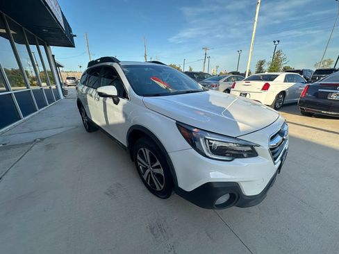 Used 2018 Subaru Outback 3.6R Limited AWD/4WD image 7