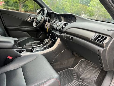 Used 2017 Honda Accord Sport Special Edition image 21