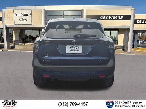 Used 2025 Nissan Kicks SV AWD/4WD image 19
