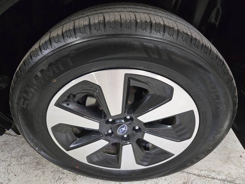 Used 2017 Subaru Forester 2.5i Premium AWD/4WD image 9