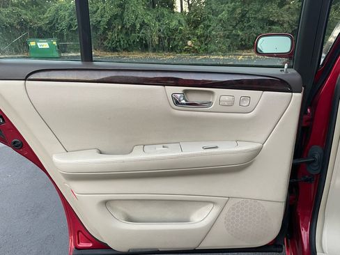 Used 2008 Cadillac DTS Luxury II image 14