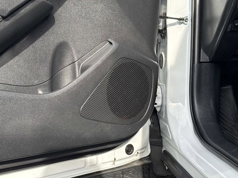 Used 2025 Toyota Corolla Cross XLE image 20