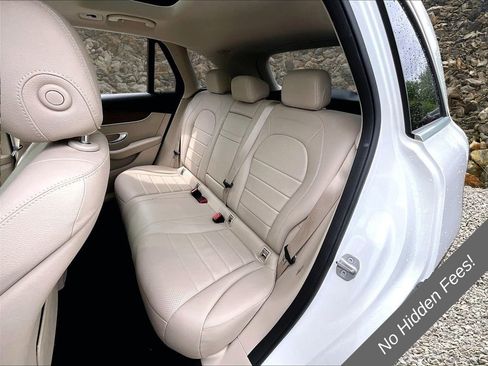 Used 2021 Mercedes-Benz GLC 300 4MATIC image 24