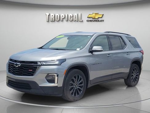 Used 2023 Chevrolet Traverse RS FWD image 1