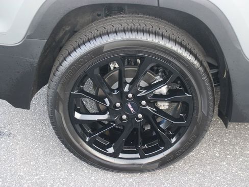 Used 2023 GMC Terrain SLE w/ Driver Convenience Package AWD/4WD image 35